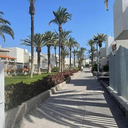 Casa Lucia شقة أرونا